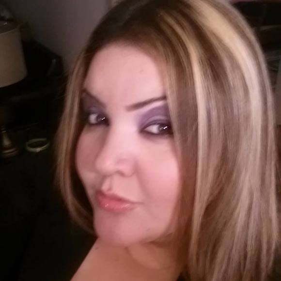 Meet your Posher, Roxy - Picture 1 of 1